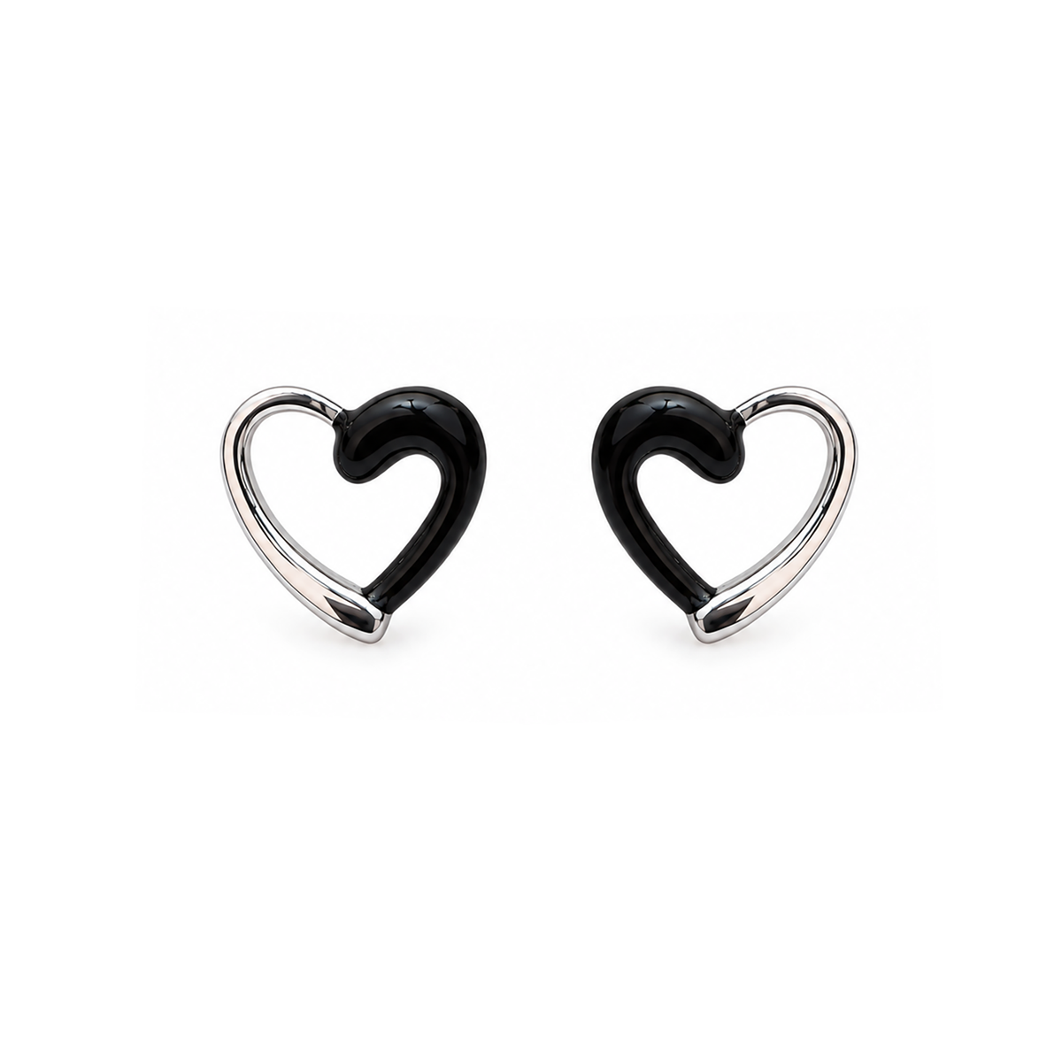 Silvoura Heart Studs💎
