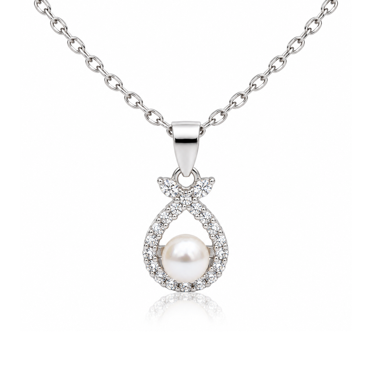 Silvoura Pearl Embrace Pendant