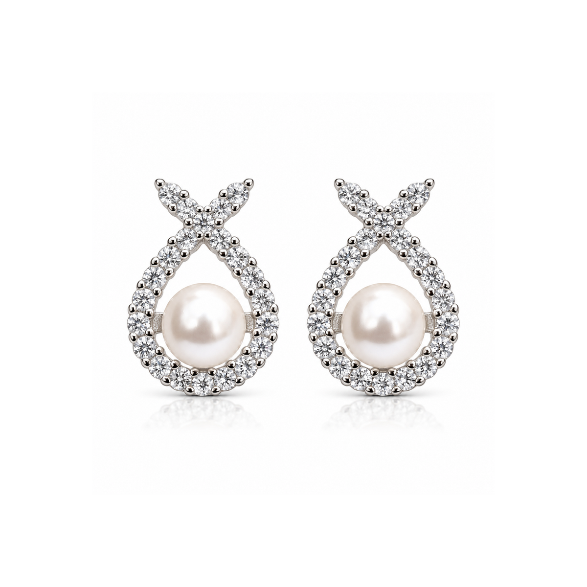 Silvoura Pearl Embrace Pendant