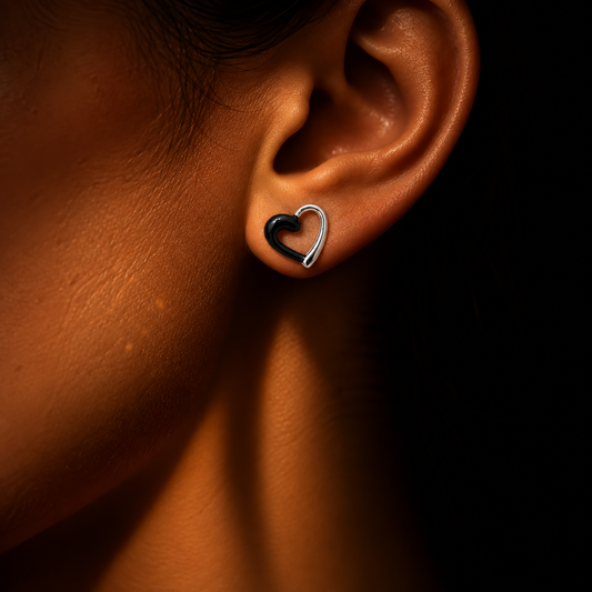 Silvoura Heart Studs💎
